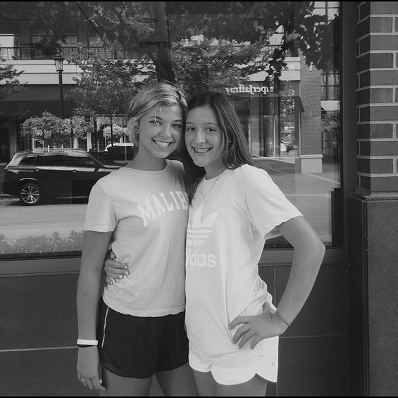 Meet your Posher, Olivia - Picture 1 of 1